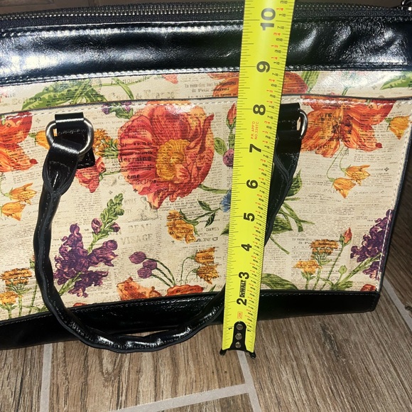 Patricia Nash Josselin leather satchel bag with a Parisian newspaper print - Picture 5 of 7